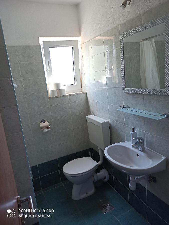 Boni02 Apartment Gdinj Ngoại thất bức ảnh